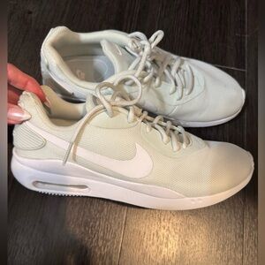 Women’s Nike Air tennis shoes